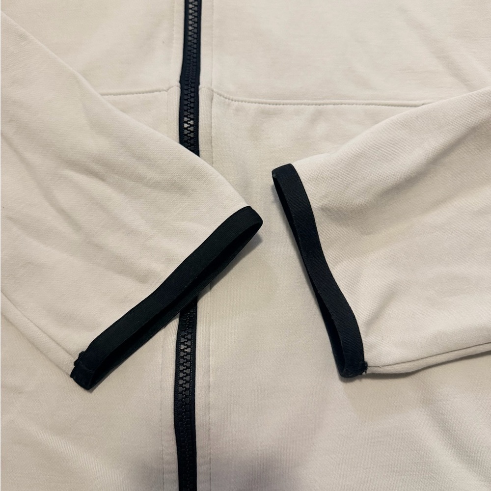 Nike Men's Cream Hoodie - Picture 5 of 6